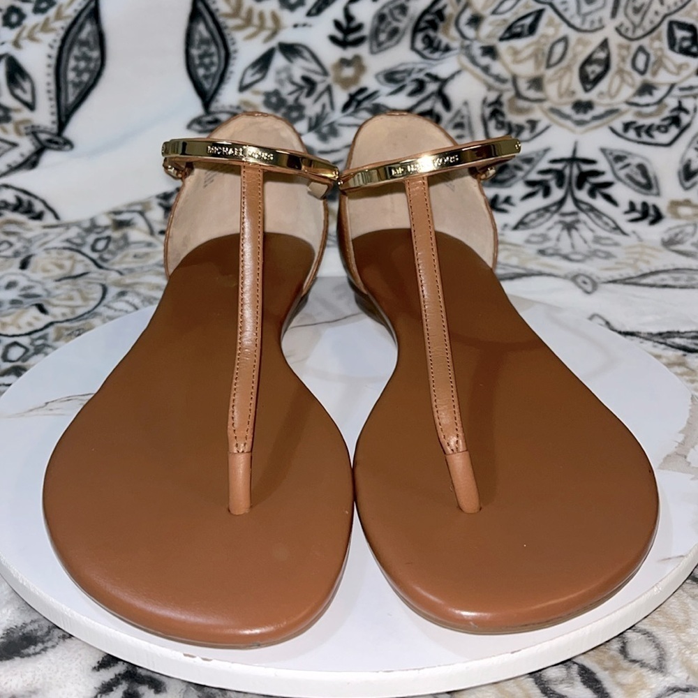 MICHAEL Michael Kors Kristen Thong Flat Sandals, Cognac Size 9M